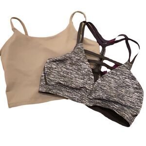 Bundle 2 pieces bra: Victoria Secret & no name bra . Size S.